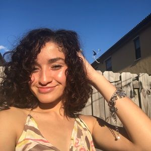 Meet your Posher, Tayee